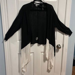 Peter Nygard black and white long sleeve coverall LG